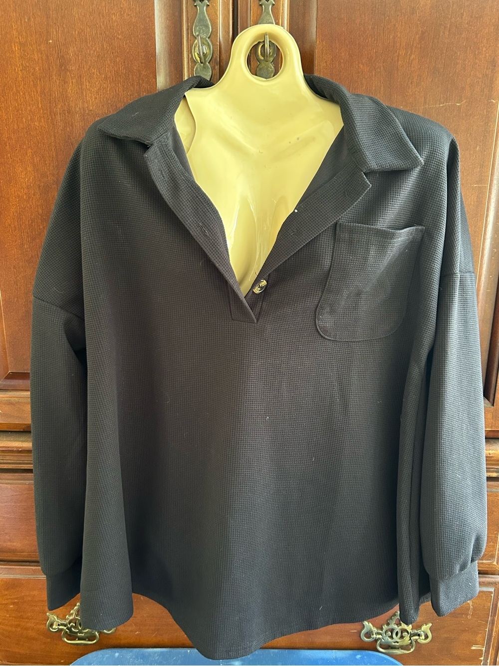 Classic Black Collared Long-Sleeve Pocket Top